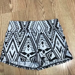 Alex & Jane Black/White Pullon Shorts Sz Small